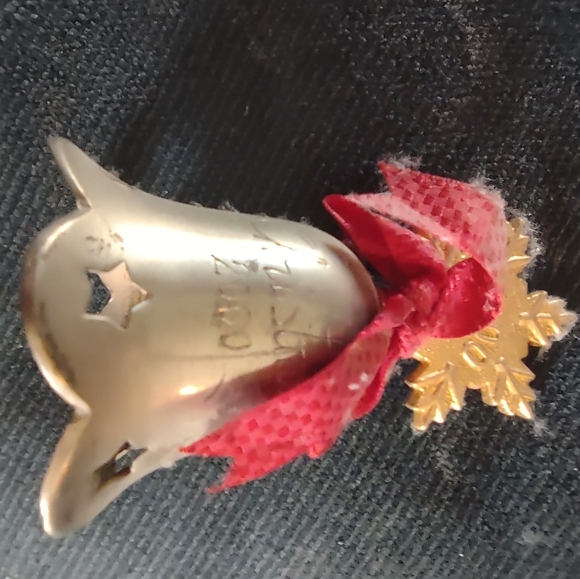 Man made Bell Christmas 2000 - Picture 6 of 7